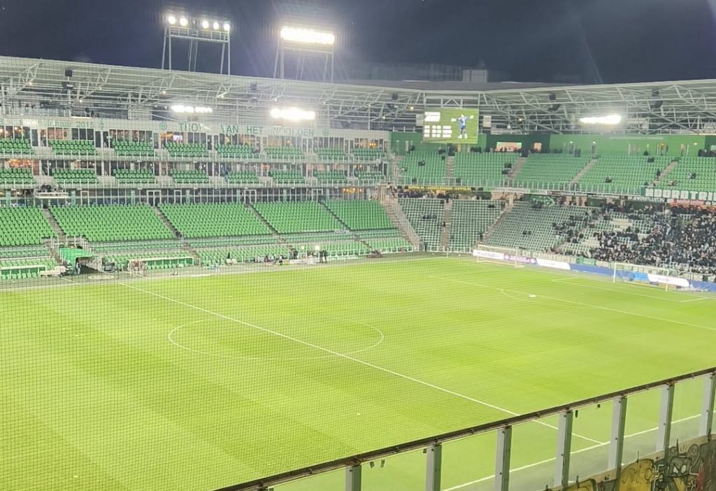 Column: Hoe paspoortgate de hele Eredivisie over hoop gooit.